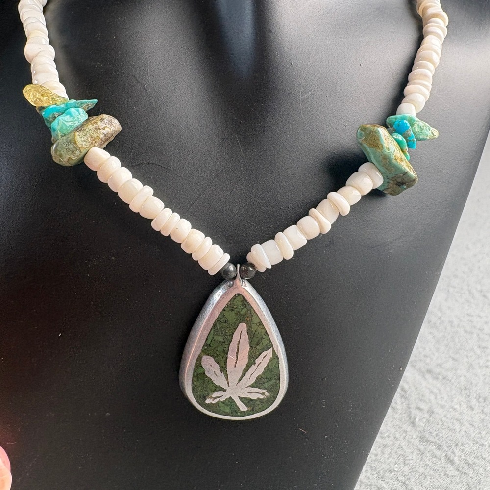 Vintage Heishi Shell Turquoise Necklace Green Leaf Inlay Teardrop Pendant 18.5in